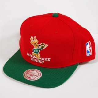    Mitchell & Ness SnapBack NBA Milwaukee Bucks Red 2tone: Clothing
