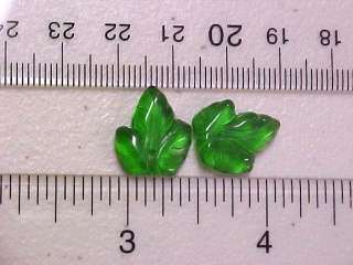 Vtg 25 3 D DETAILED MAPLE LEAF GREEN BEADS THICK YAY  