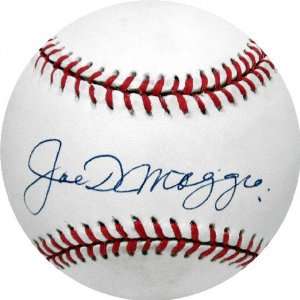  Joe DiMaggio Autographed Baseball: Sports & Outdoors