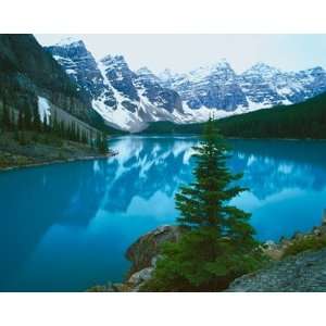  Moraine Lake, Banff National Park, Alberta Canada Wall 