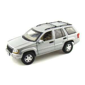  Jeep Grand Cherokee 1/18 Silver: Toys & Games