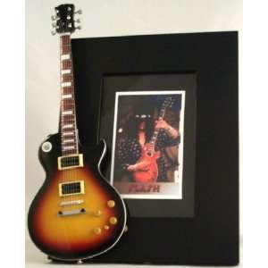  Slash Guns N Roses Picture Frame with Miniature Guitar 