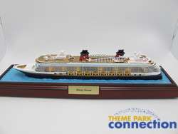 Disney Cruise Line LE Olszewski Dream Light Up DCL Model Ship Prop 1st 
