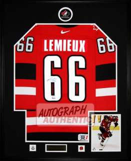 COLLECTABLE: SIGNED MARIO LEMIEUX TEAM CANADA FRAMED JERSEY