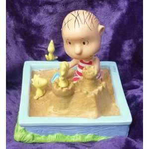   Peanuts Gallery Linus King of the Sandbox Figurine