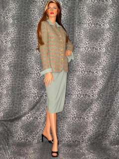 CHRISTIAN DIOR $2K Boucle Tweed Sage Skirt Suit; Sz 6  