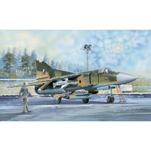    Trumpeter 1/32 MiG23MF Flogger B Soviet Fighter Kit: Toys & Games