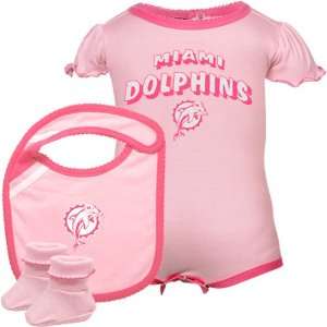   Infant Girls Pink Creeper, Bib & Bootie Set: Sports & Outdoors