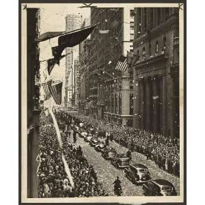   ,Wainwright motorcade,City Hall,Al Aumuller,1945