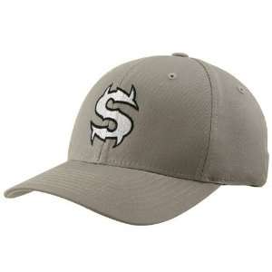 Sinister Gray Horned S Flex Fit Hat:  Sports & Outdoors