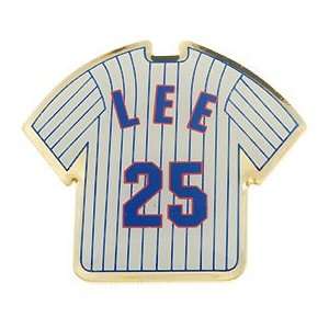 Chicago Cubs Derrek Lee Souvenir Pin:  Sports & Outdoors