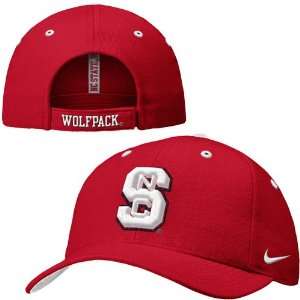   Carolina State Wolfpack Red Wool Classic II Hat: Sports & Outdoors