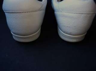 HOT LISTING! COBBIE CUDDLERS White SNEAKERS Womens Shoes Size 9M FAST 