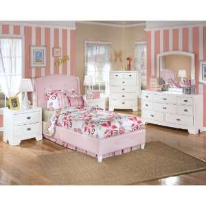  Alyn Upholstered Bedroom Set