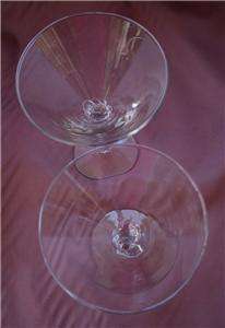 Set of 2   Crystal Clear Classic Style Martini Glasses  