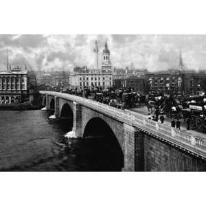  London Bridge by Unknown 18x12