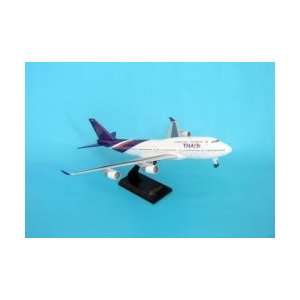  Skymarks Thai Airways B747 400 w/gear Model Airplane Toys 