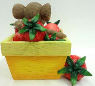 CHARMING TAILS Youre The Berry Best 4027687 Enesco Mouse Strawberries 