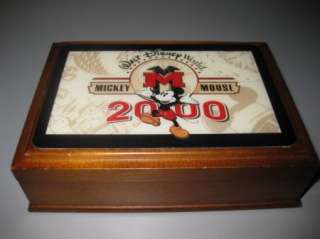 Walt Disney World Year 2000 Watch NIB Numbered 494/2000  
