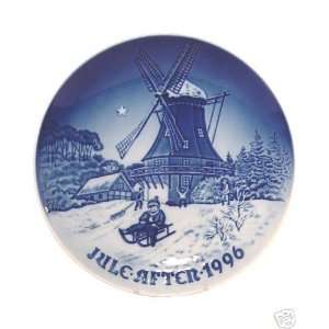  1996 Bing & Grondahl Christmas Plate    Winter At The Old 
