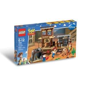 LEGO Toy Story Woodys Round Up (7594) : Toys & Games : 