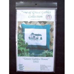  Small Green Gables House Cross Stitch: Arts, Crafts 