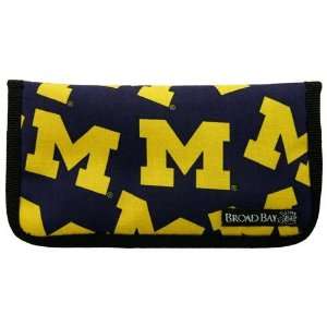 Michigan Wolverines Navy Blue Checkbook Cover:  Sports 