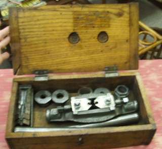 1900s F. ARMSTRONG PIPE THREADER SET with OAK BOX  