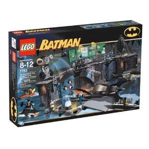  LEGO Batman   The Batcave: The Penguin and Mr. Freezes 