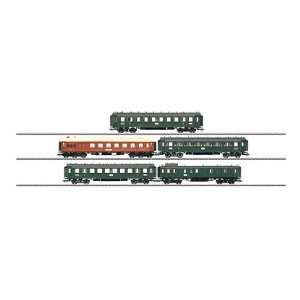   Qtr.2 Express Train Passenger 5 Car Set (L) (HO Scale) Toys & Games
