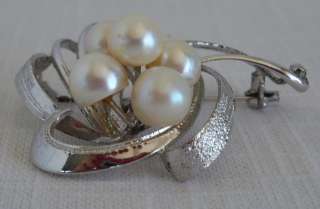 VINTAGE SILVER AND PEARL CLUSTER PIN / BROOCH  