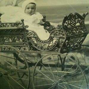 HAMPTONS INFANT GREAT WICKER CARRIAGE ANTIQUE TIN TYPE  